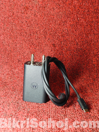 Motorola edge 50 fusion original box ar charger.